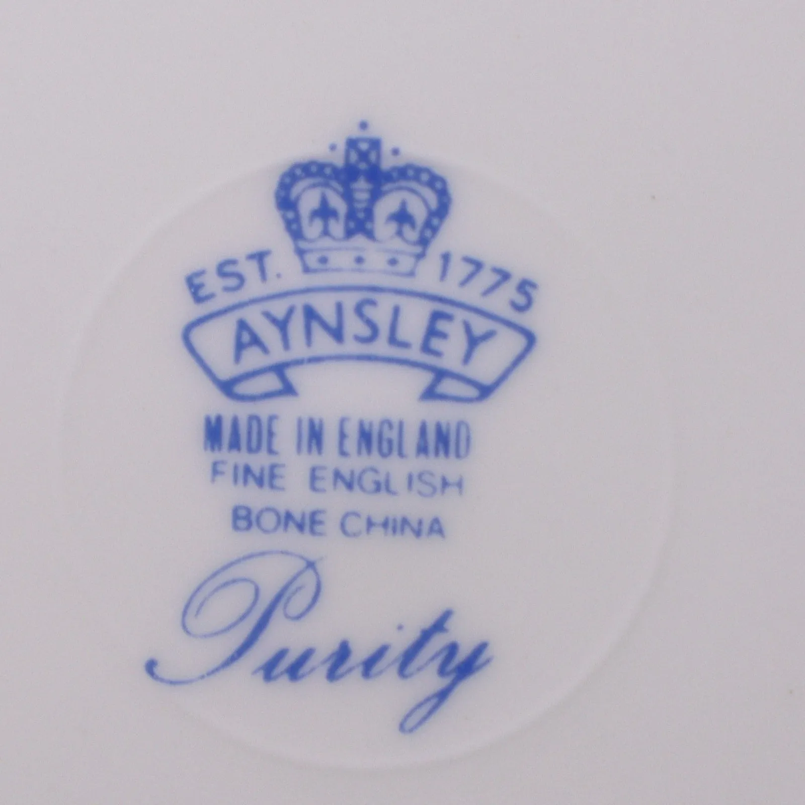 Aynsley Purity White Swirl Fluted Cereal Bowl 6 3/4" Platinum Trim