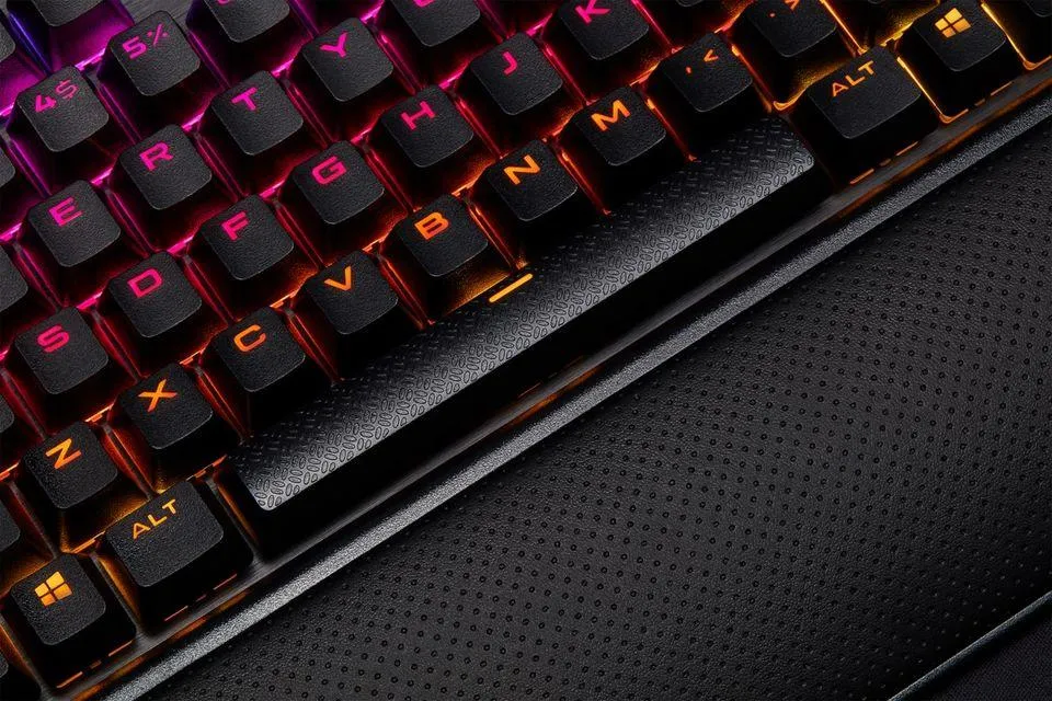 Corsair Gaming K95 RGB Platinum XT Mechanical Gaming Keyboard Cherry MX Speed (Silver)